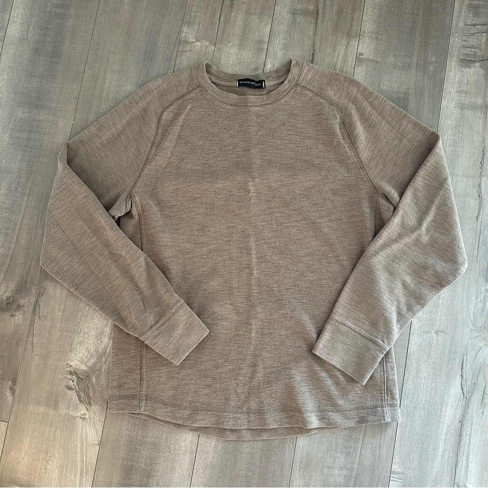 Banana Republic brown long sleeve crew neck sweater
